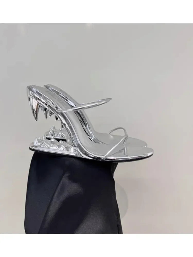 2026 Summer New Metal Tiger Teeth Single Shoes, High Heels, Fashion Show, Women's Wear, Size 44 Women's Sandals