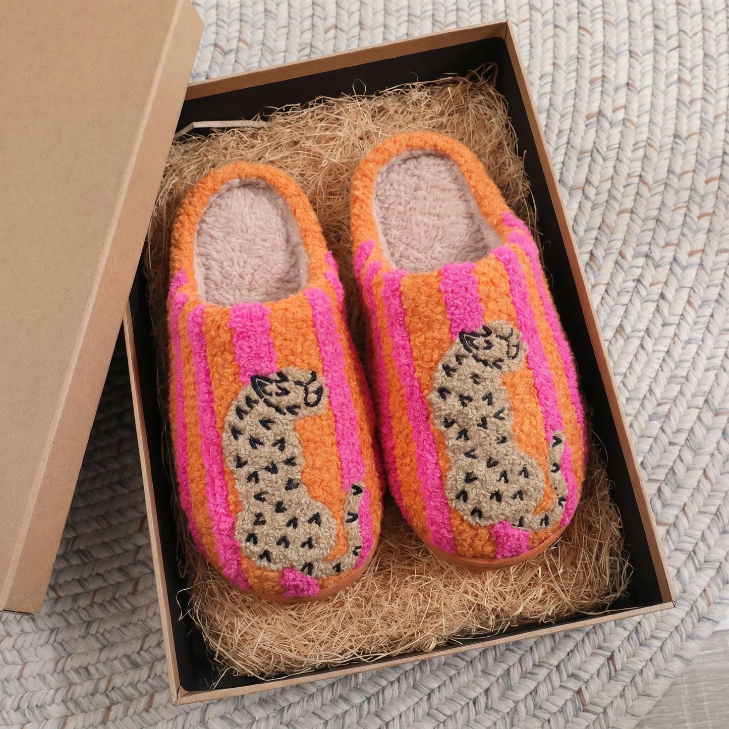 Ins-Style Cute Color-Block Embroidered Winter New Striped Leopard Print Plush Slippers for Women, Indoor Non-Slip Warm Plush Shoes, a Top Choice for Holiday Gifts