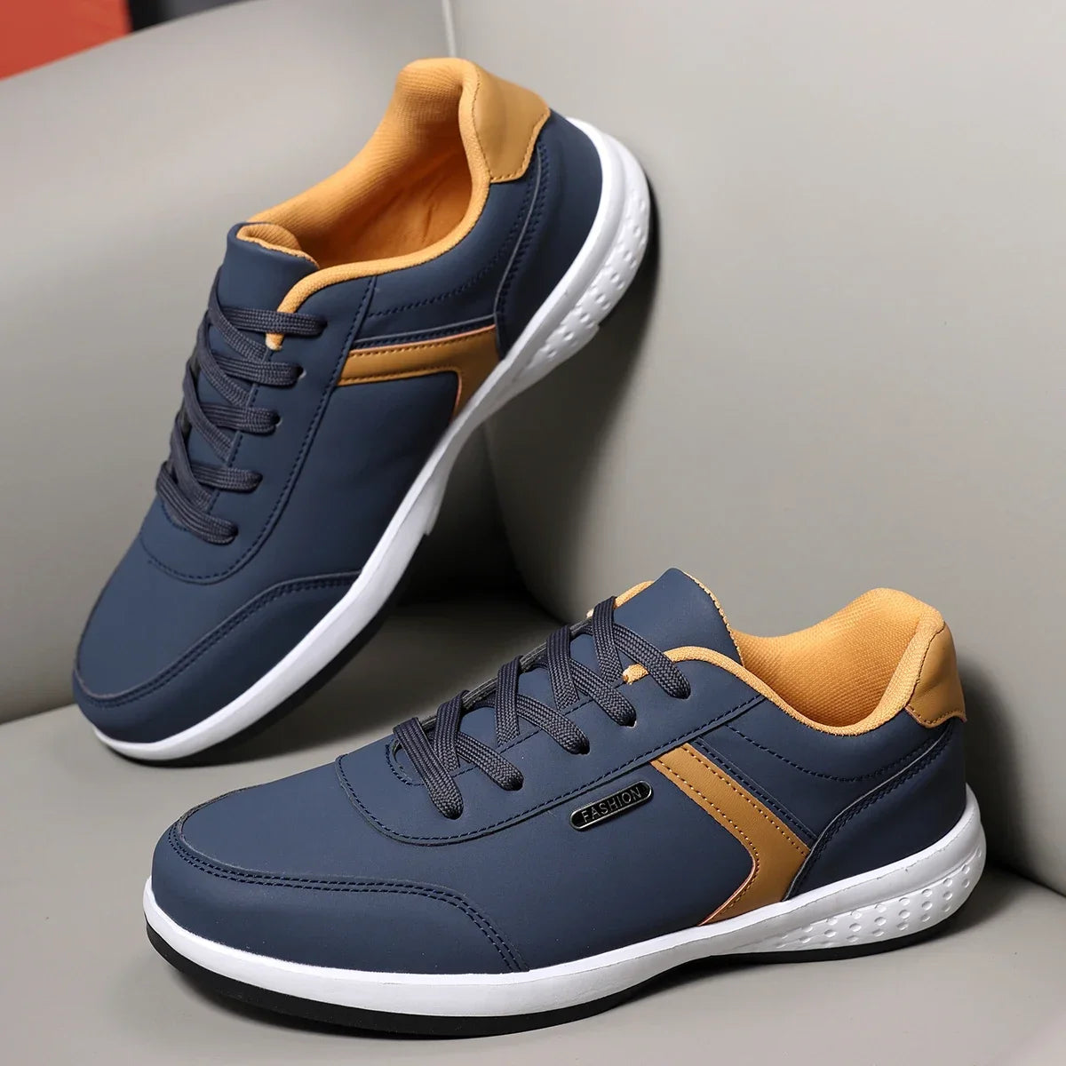 Men's Running Shoes 2025 Autumn Shock-absorbing Sports Shoes Plus Size Yellow Flat Bottomed Lightweight Casual Walking Shoes