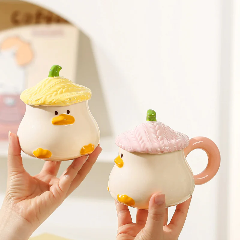 Taza de pato kawaii con tapa