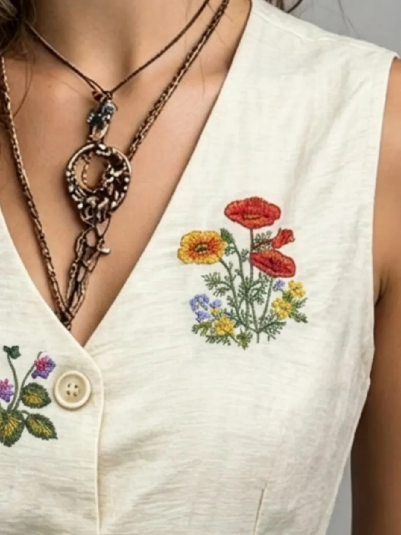 Spring Summer Autumn Linen Gilet with Unique Random Embroidery, Elegant Versatile Commuter Outer‑wear Vest