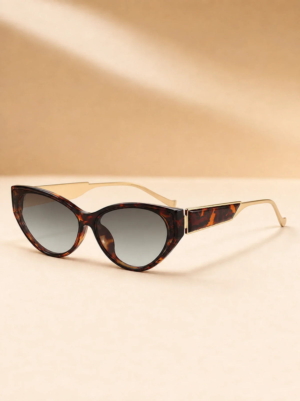 Light Luxury Narrow Frame Cat Eye Sunglasses With Contrasting Marble Texture Frame For Girls' Travel Street Photography Glasses