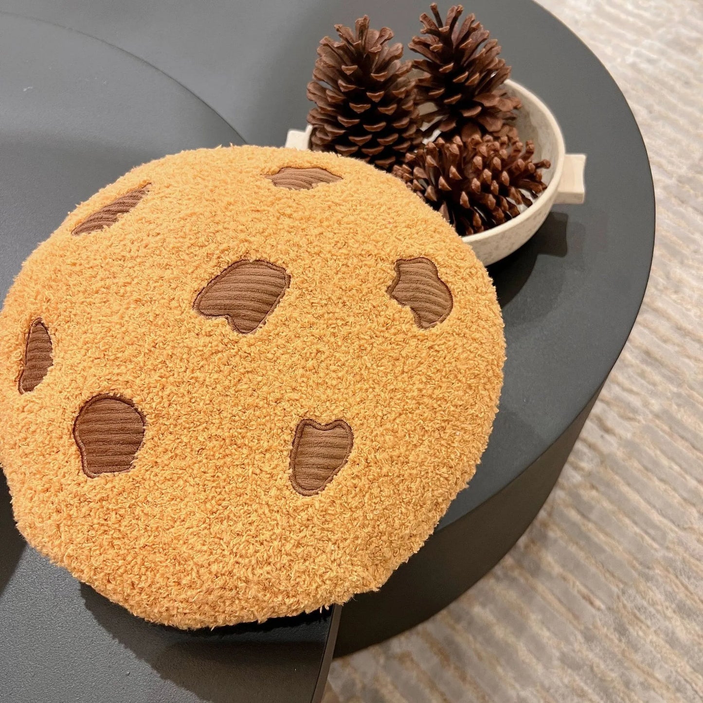 Almohada de peluche de galleta con chispas de chocolate
