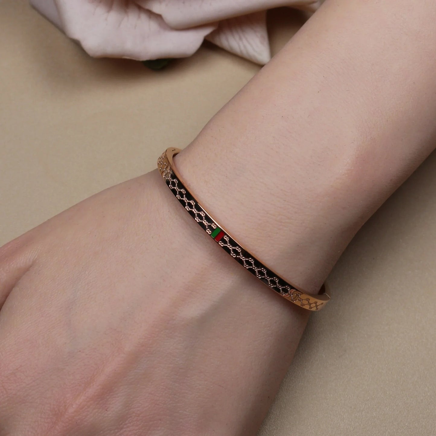 18 K Gold Plated Stainless Steel  55 MM Red/Green Bangles  , Fashionable Jewelry For Men And Women Wholesale