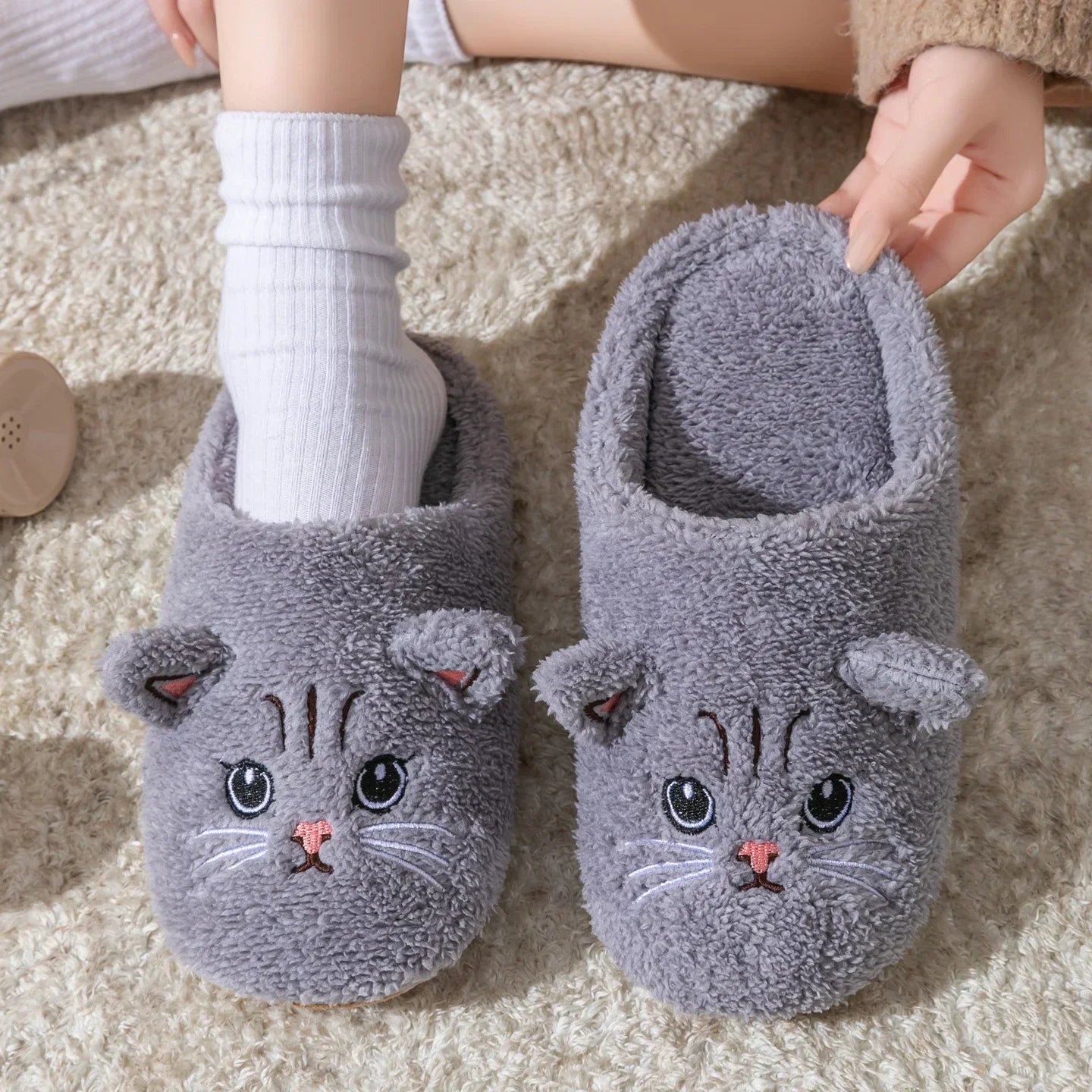 Non-Slip Soft Plush Cat Slippers for Women Men Unisex Warm Fleece House Slippers Indoor Floor Shoes Autumn Winter Home Comfort