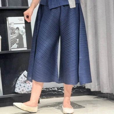 Miyake Pleated T-Shirt New Sleeveless Color-Block Camisole Women's Lightweight Draped Top with Matching Shorts and Capri Pants