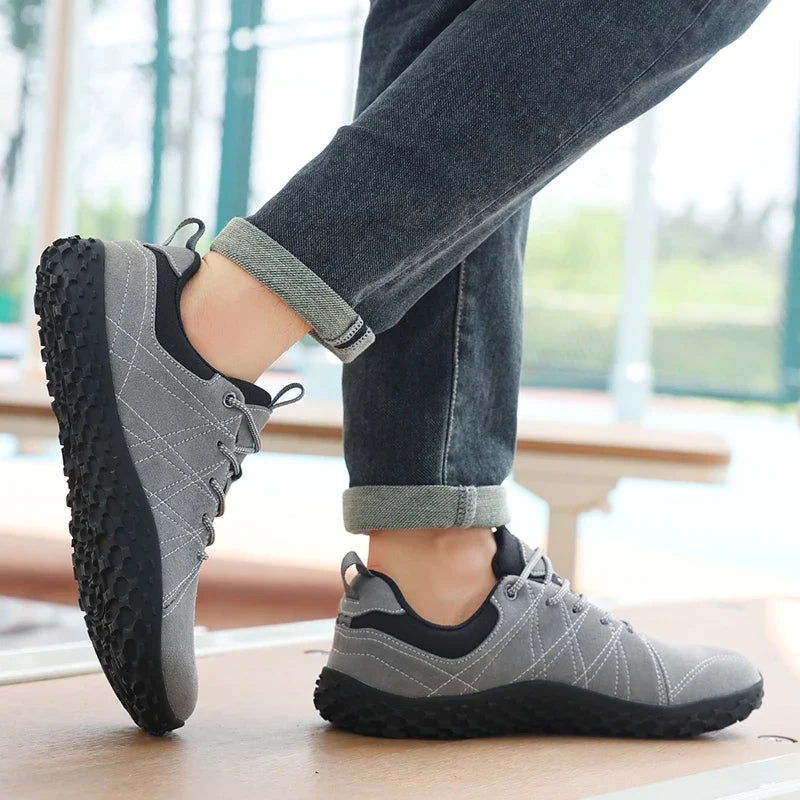 Wide footed large-sized men's suede hiking shoes anti slip leather outdoor sports shoes camping running jogging  men's loafers