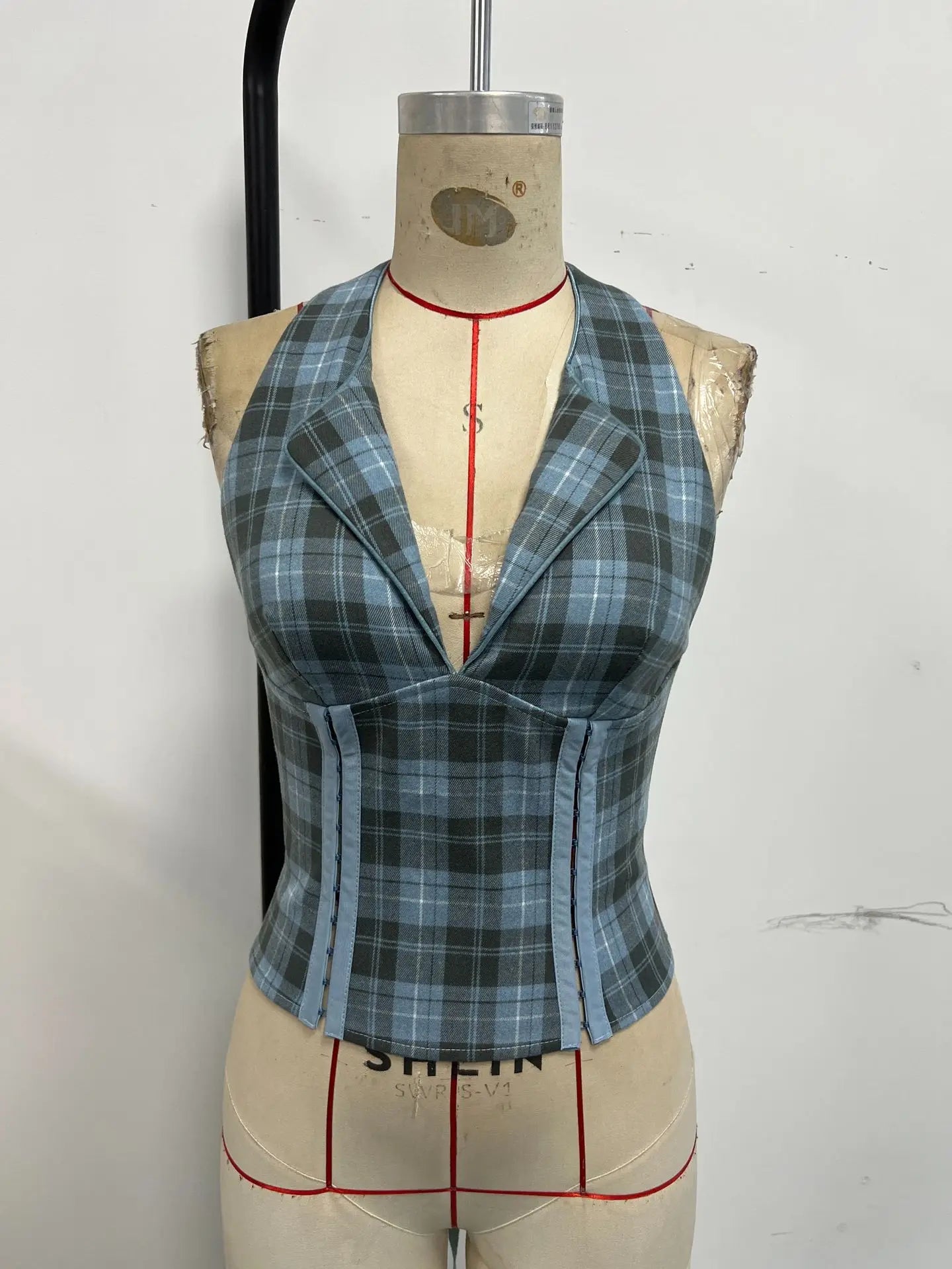 Phantasy Retro Red Plaid Halter Tank Top Women Sexy V neck Backless Crop Top European Style Lace up Camisole 2026 Summer Clothes