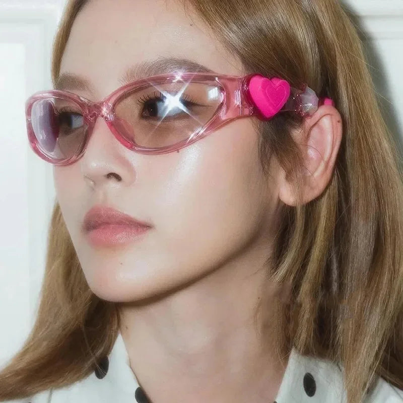 Retro Y2K Style Oval Sunglasses Women Fashion Heart Frame Sports Goggles Popular Cat Eye Party Sun Glasses Ladies Gafas De Sol