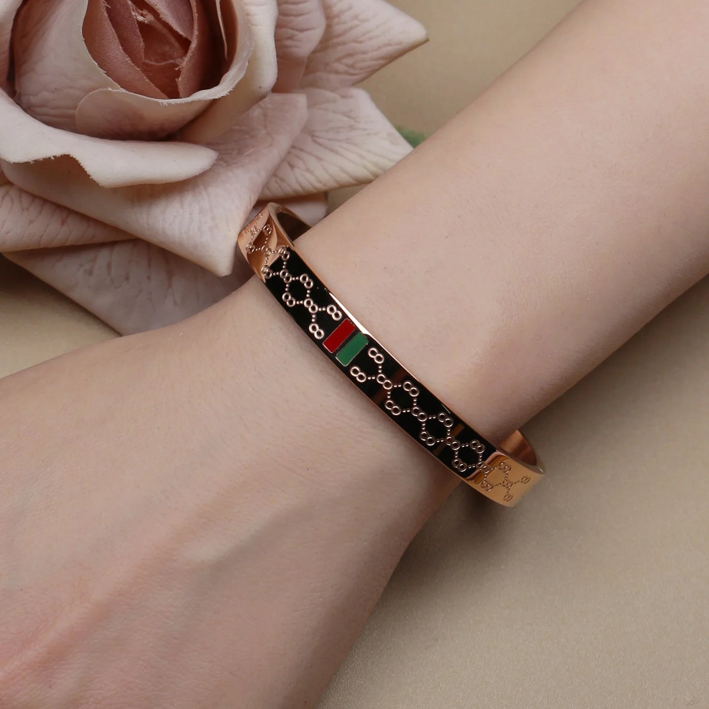 18 K Gold Plated Stainless Steel  55 MM Red/Green Bangles  , Fashionable Jewelry For Men And Women Wholesale