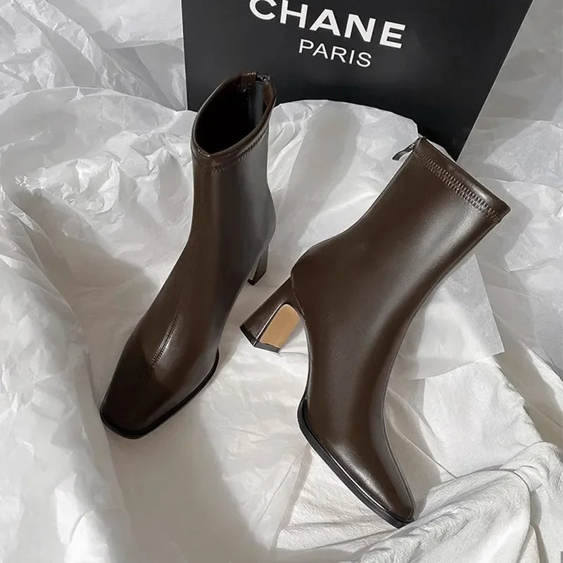 Cozy and Chic Women's Ankle Boots for Fall/Winter