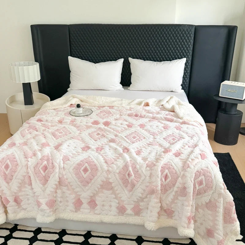 Geometric Patterned Jacquard Fleece Blanket Double Layer Thick Warm Taffeta Sofa Throw Blanket Spring Autumn Plush Bed Blanket