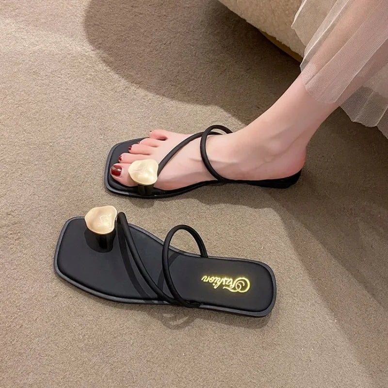 Stylish Women's Cross Strap Slide Sandals Comfortable Lightweight Toe Loop Beach Shoes with Casual Solid Color Design for Summer