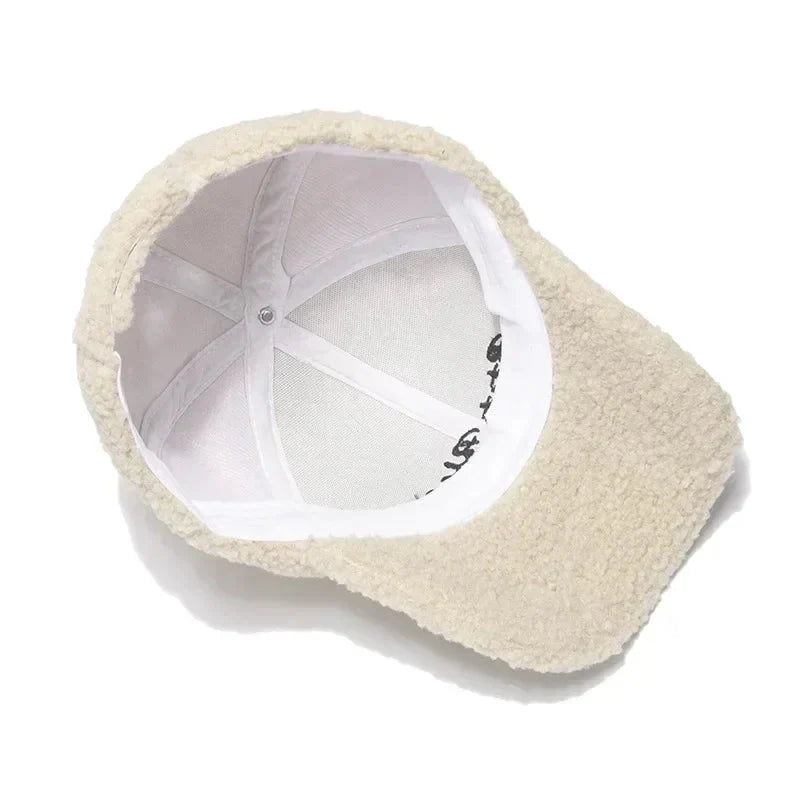 Gorra de béisbol de lana de cordero — Gorro de invierno de felpa estilo coreano para mujer