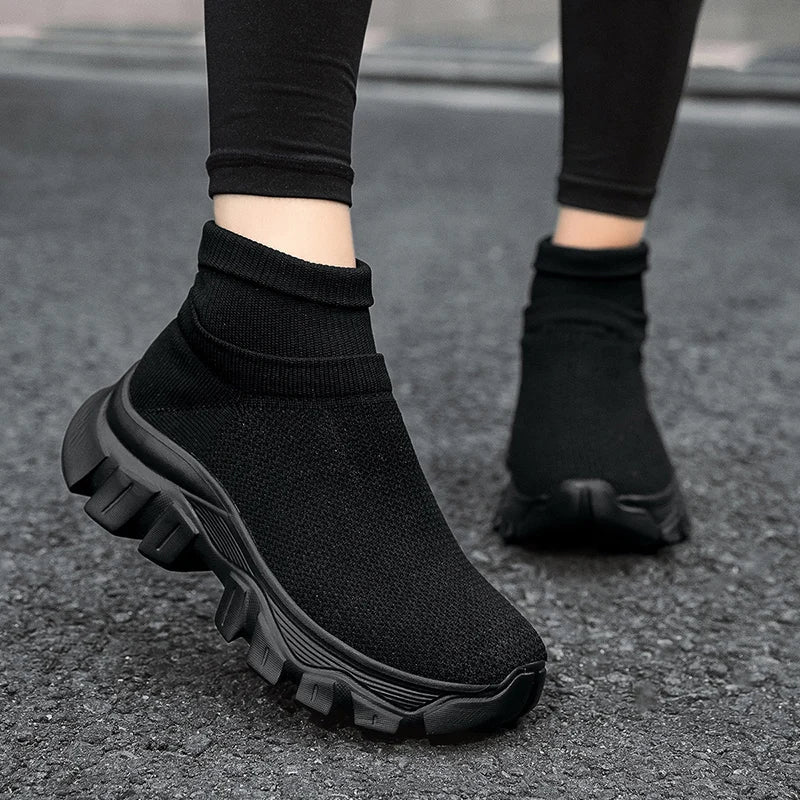 New Luxury Women's Comfortable Sneaker Lightweight Platform Men's Casual Sports Shoes Anti Slip Thick Soled Tenis Walking Shoes