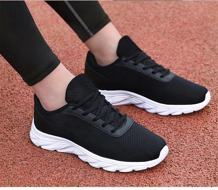 Men's Casual Sports Shoes Men's Black Mesh Breathable Running Shoes Soft Bottom Light Flat Bottom Work Shoes