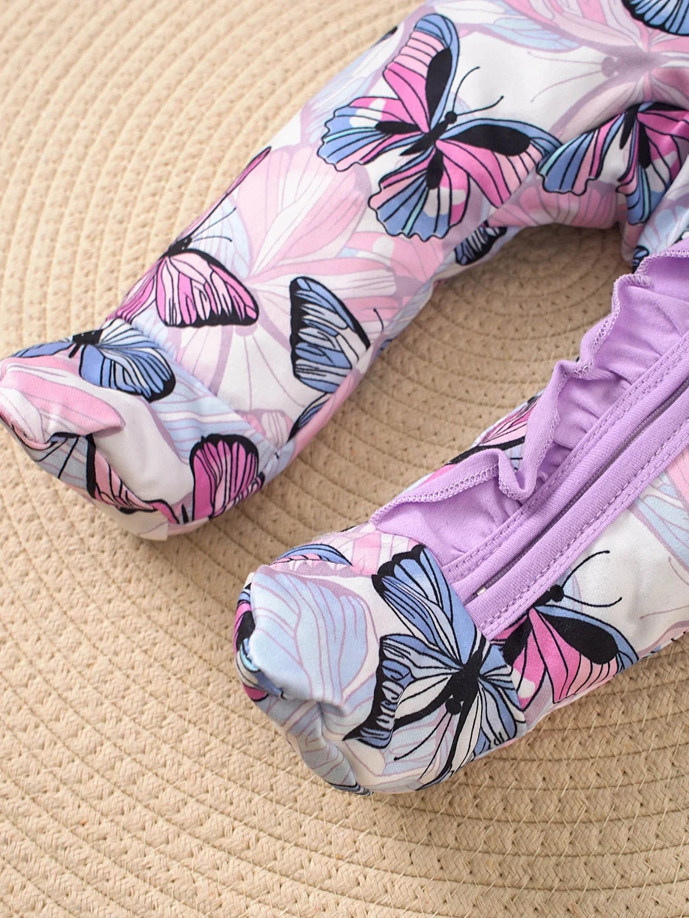 Spring and summer baby newborn zip-up footed onesie set, including a hat and a scarf, three-piece set