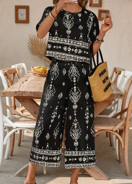 Women's Retro Ethnic Print Two-Piece Set Casual Short-Sleeved Top with 3/4 Length Pants Suit
