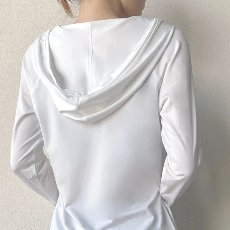 Camiseta con capucha AirFlow para yoga y running de mujer