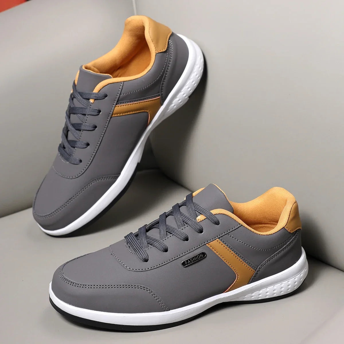 Men's Running Shoes 2025 Autumn Shock-absorbing Sports Shoes Plus Size Yellow Flat Bottomed Lightweight Casual Walking Shoes
