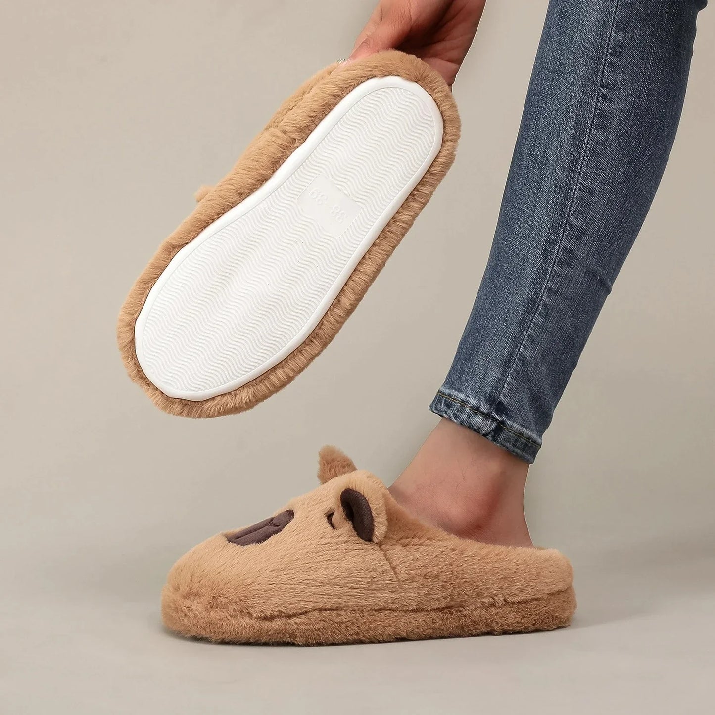 A Pair of Brown Plush Kapibara Animal Patterns,Comfortable Furry Slippers for Men and Women, Lightweight, Comfortable Shoes