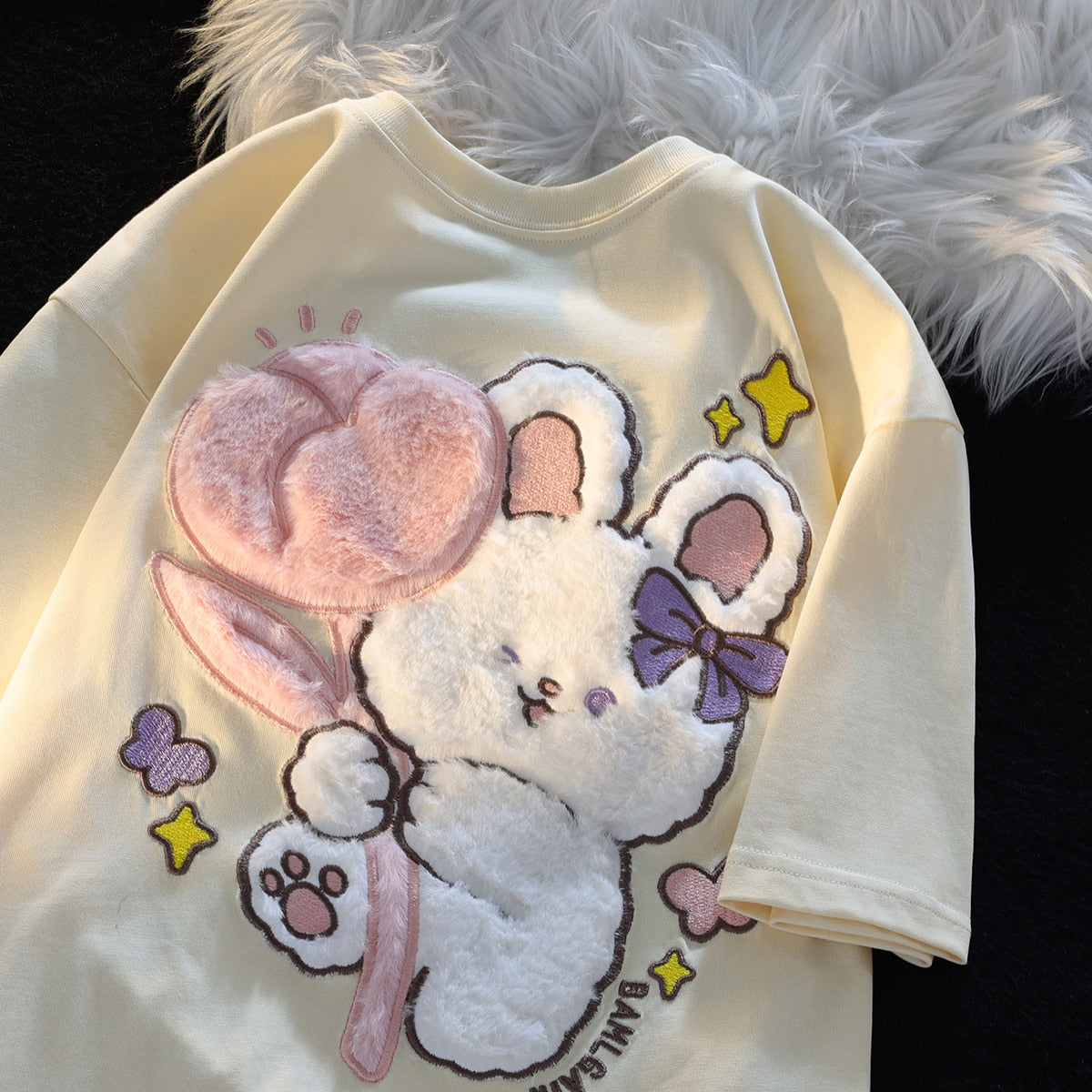 Camiseta conejito tulipán mullido