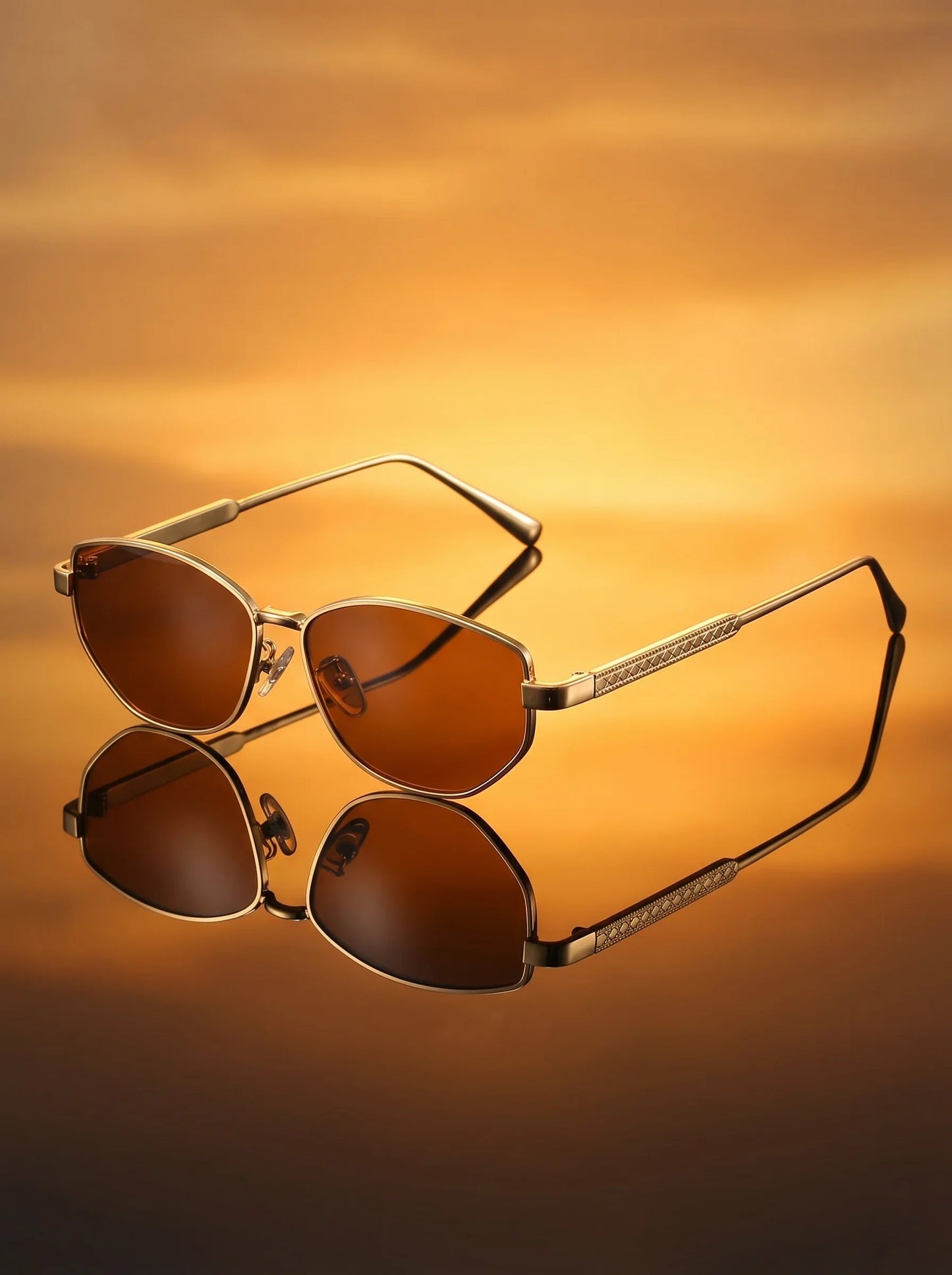 VIOLA MAG Luxury Vintage Cat Eye Sunglasses, High-Quality Vintage Glasses, Fashionable Irregular Style, Free Suede Storage Pouch