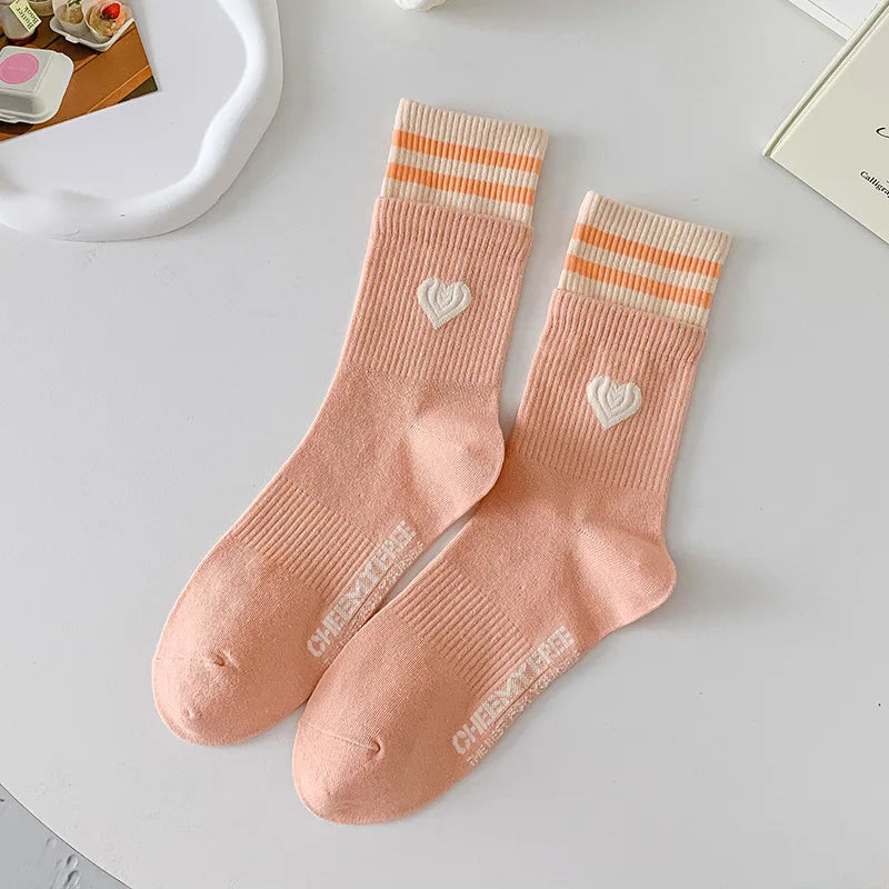 New Women Socks Cute Love With Heart Print Sock Cotton Harajuku Vintage Happy Female Dots Heart Kawaii Sox White Pink Crew Sock