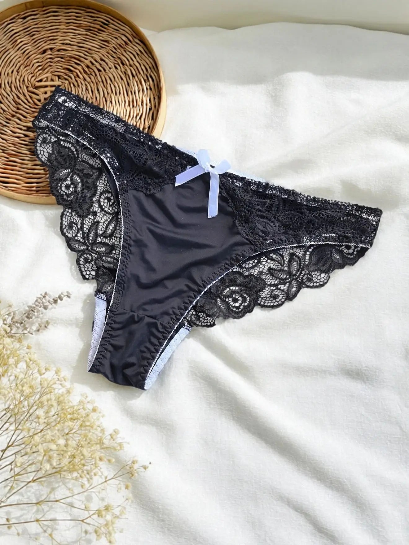 Plus Size Women's Underwear, Fashionable, Soft, Seamless, Comfortable, Sexy, Lace-Trimmed, Contrasting Color, Fine Edge, Breathable Women's Briefs