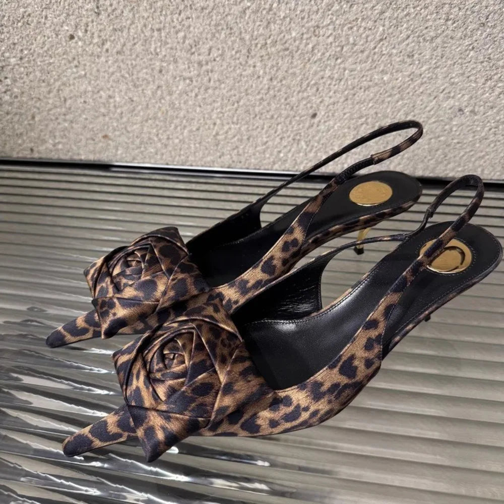 2026 Summer Women's New Pointed Shallow Mouth Sandals Fashion Show Party Wedding Women's Large Size Stiletto Sandals