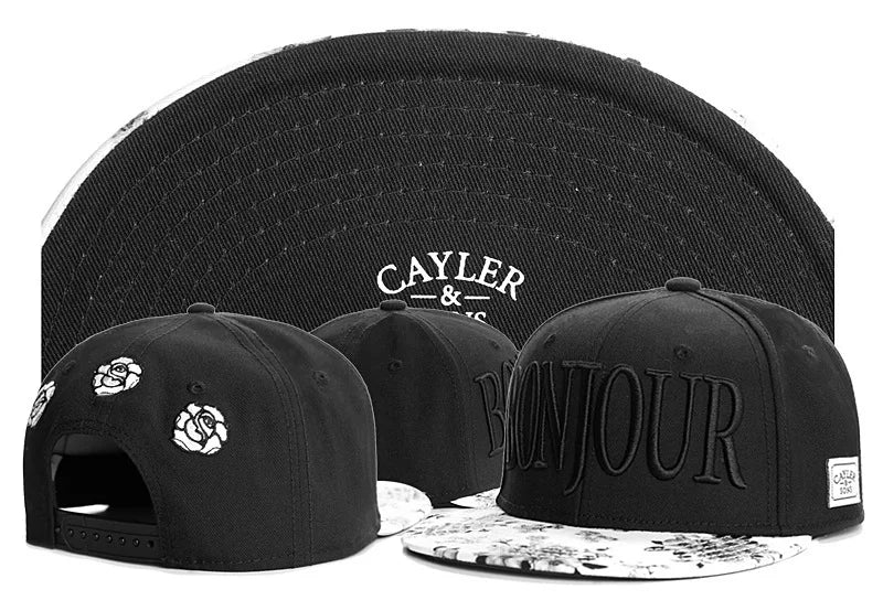 Gorra Ajustable de Béisbol con Visera Plana – Diseño Mano Calavera