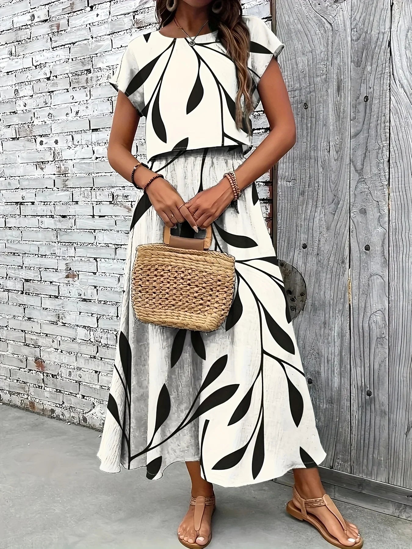 Plus Size Women's Black Leaf Print Short Sleeve Top + Maxi Skirt 2-Piece Set - Casual Daily Style (0XL-4XL)