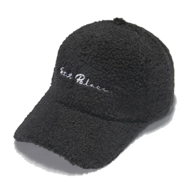 Gorra de béisbol de lana de cordero — Gorro de invierno de felpa estilo coreano para mujer