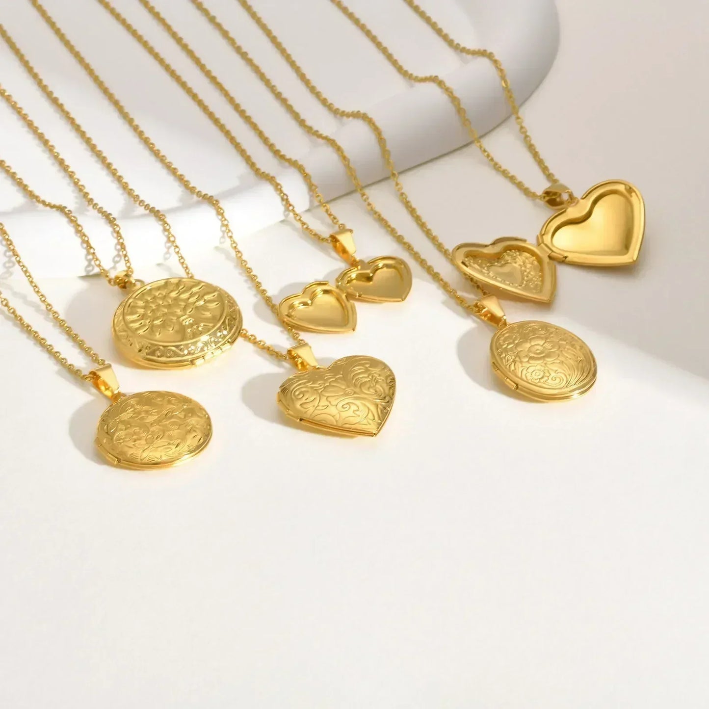 Vnox Stainless Steel Heart Locket Necklace Pendant with Photo Frame, Elegant Gold Plated Design Womens Gift