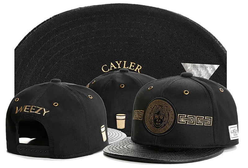 Gorra Ajustable de Béisbol con Visera Plana – Diseño Mano Calavera