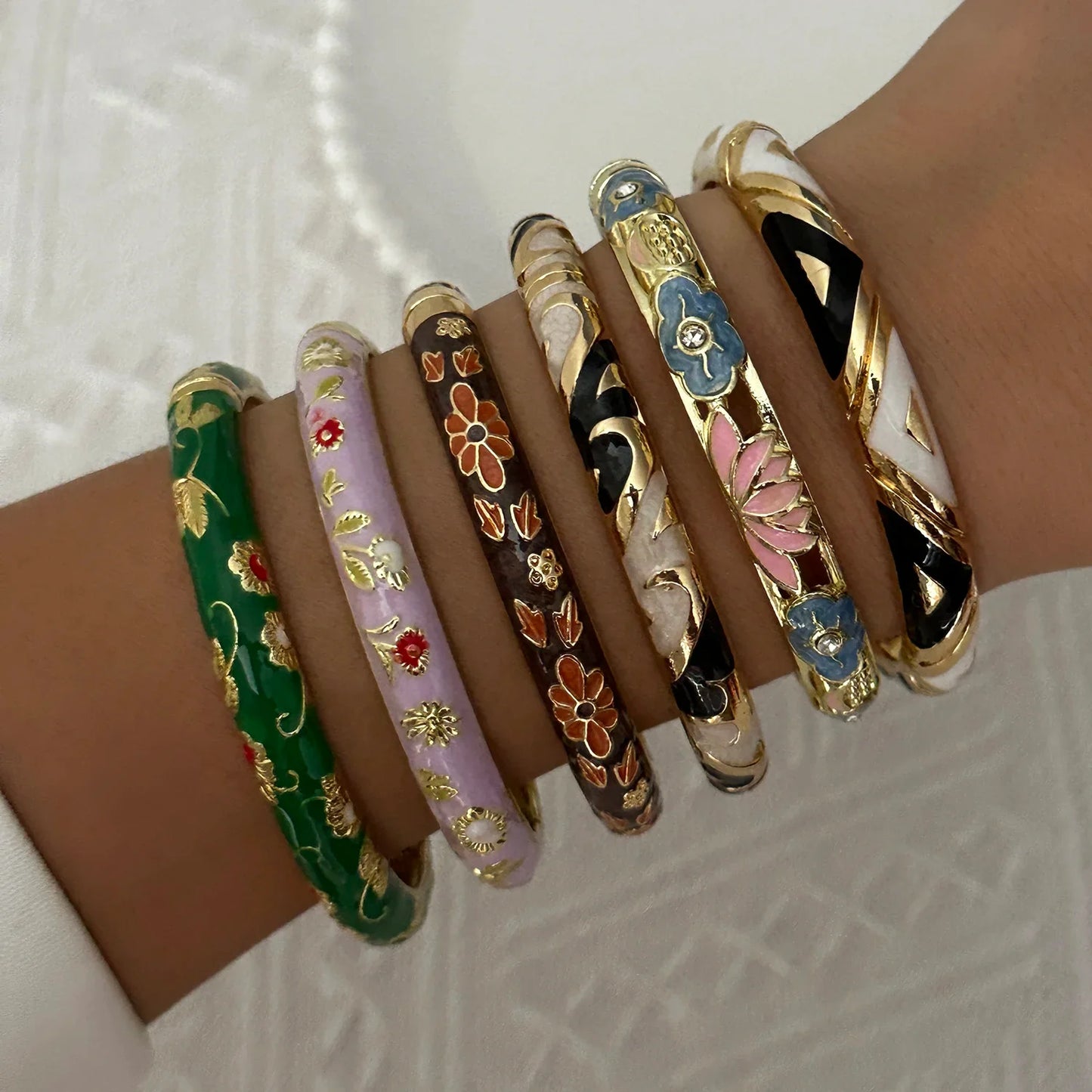 Elegant Enamel Dropped Glaze Flower Texture Bracelet For Women Retro Gold Plated Evil Eye Floral Zircon Bangle Party Jewelry