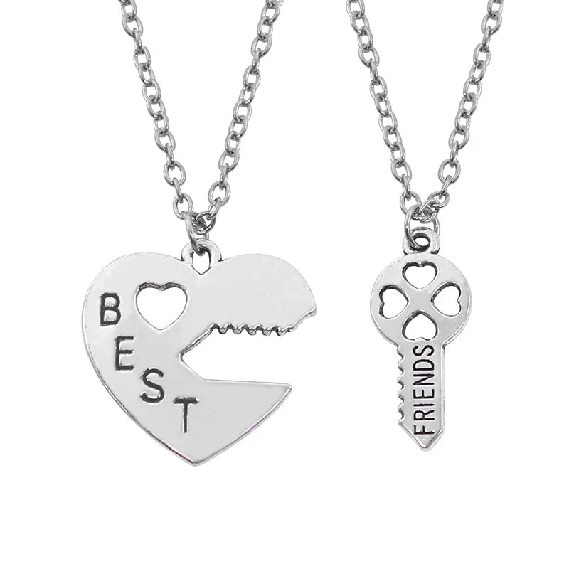 2pcs/set Splicing Necklace Heartbroken Pendant Necklace Men and Women