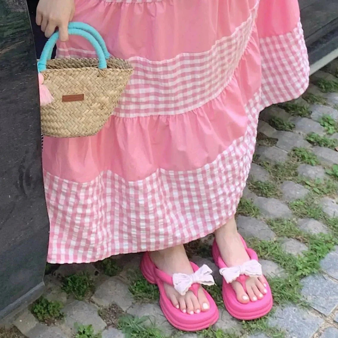 Sandalias de playa con moño lindo