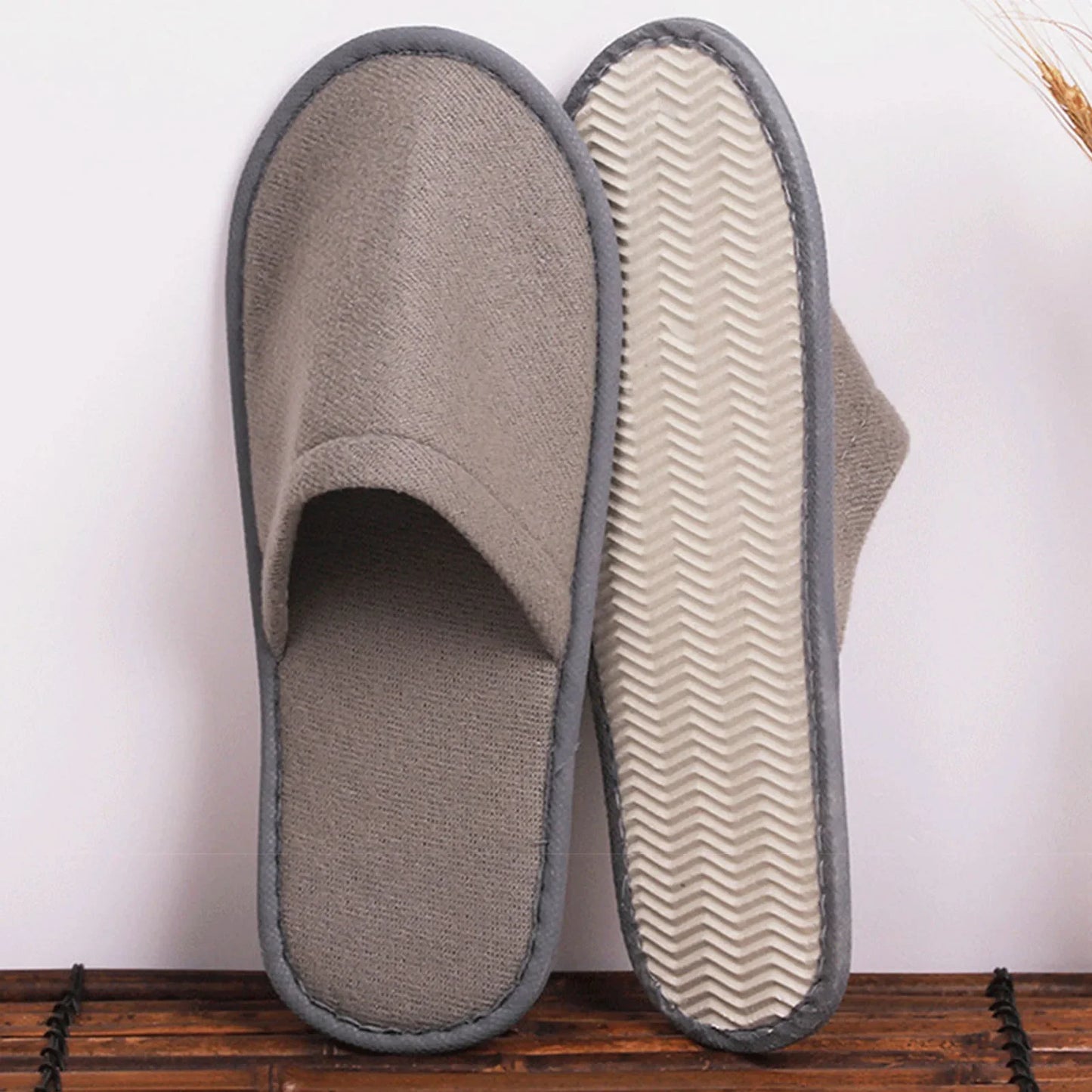Portable Home Guest Slippers Comfortable to Wear Thickened Slippers for Home and Travel Guests Use