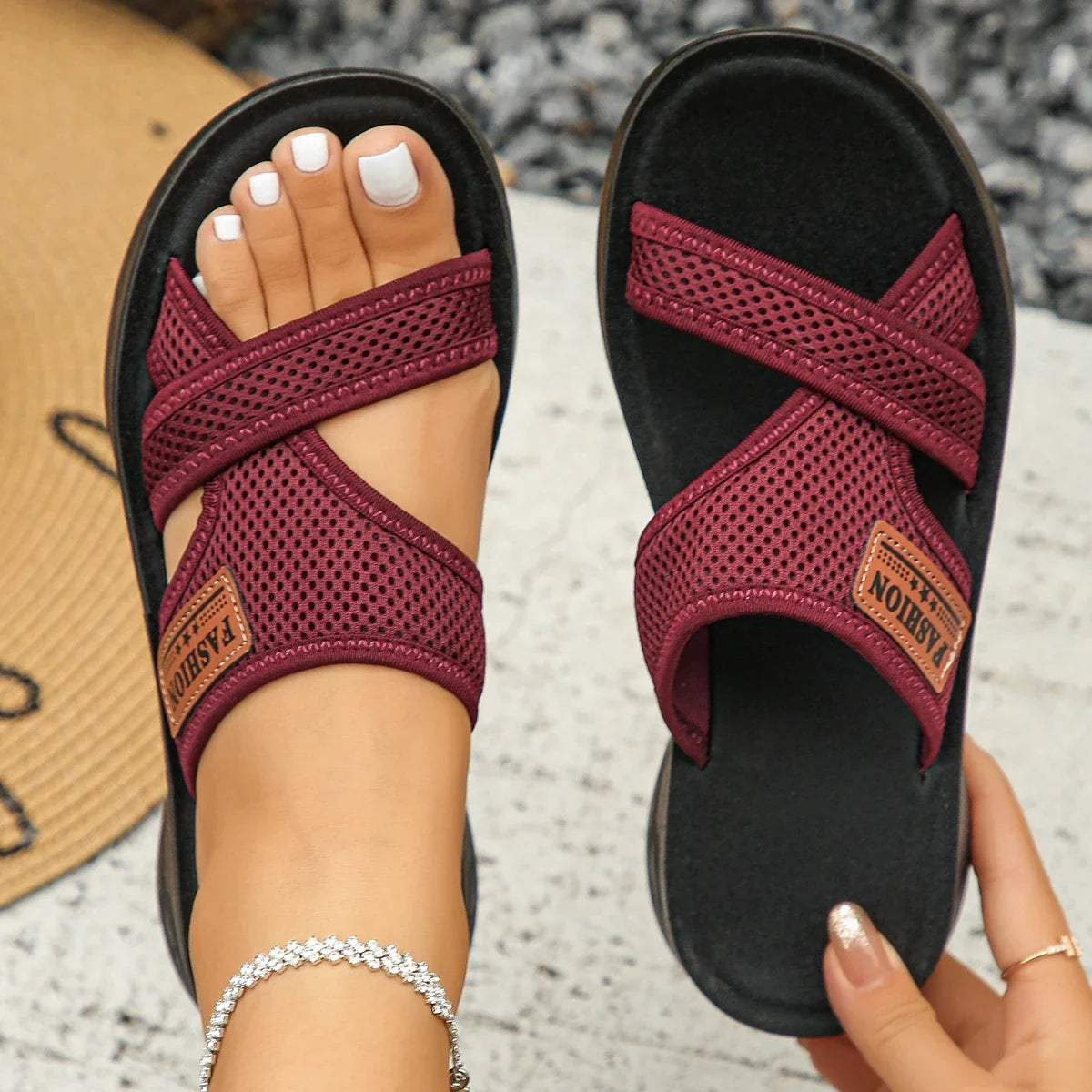 Women Flat Slippers Summer Outdoor Wear Sandals Soft Bottom Lightweight Shoes Women Casual Versatile Beach Slippers Slides Women