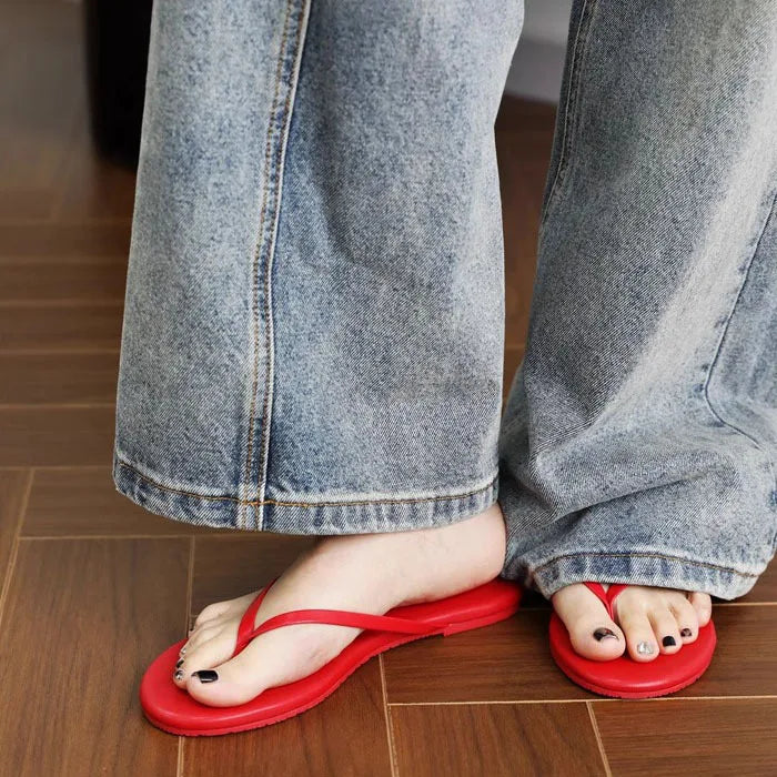 2025 new Spring/summer/women slippers candy-colored beach sandals outdoor wild fashion ladies flip flops