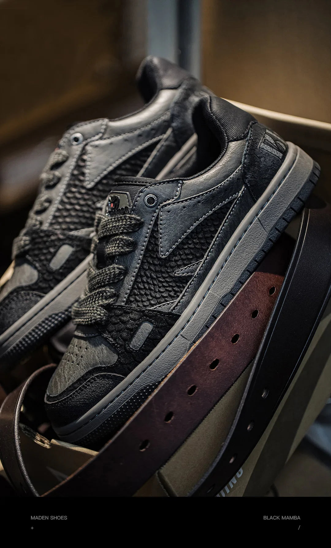 Maden Casual Snake Year Black Mamba Men's Sneakers Low-Top Flat Sole Versatile Black Shoes for Spring Autumn Skateboarding Shoes