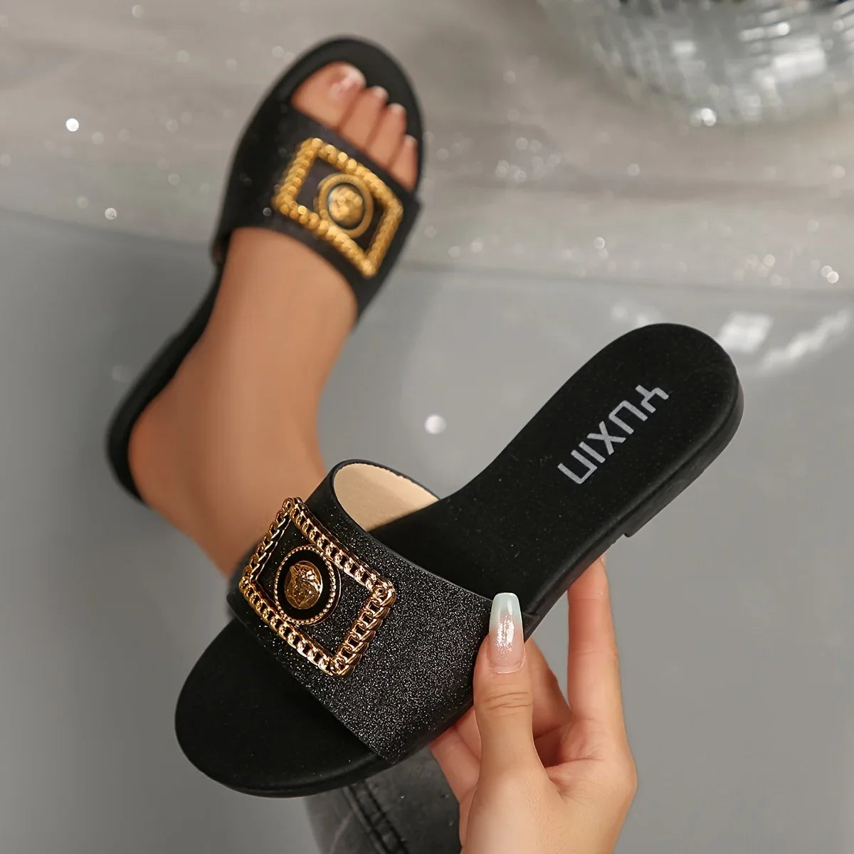 Women's Shoes New Fashion Slippers Classic Elegant Versatile Solid Color Metal Decoration Round Toe Flat Sandals