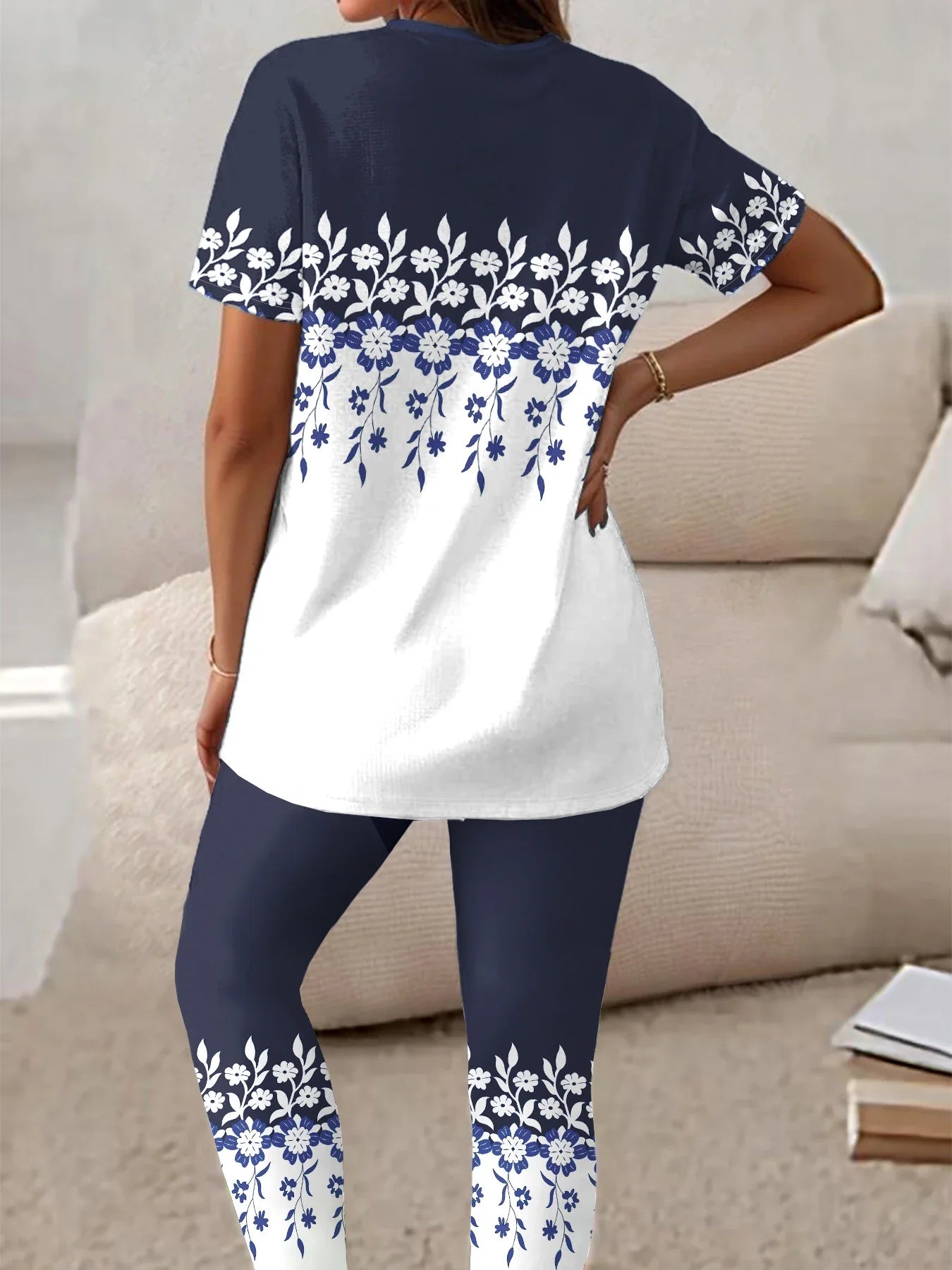 Plus Size Ladies Hit Casual Flower Color Printing Large Size Round-Necked Short-Sleeved T-Shirt Printed Pants Two-Piece Set