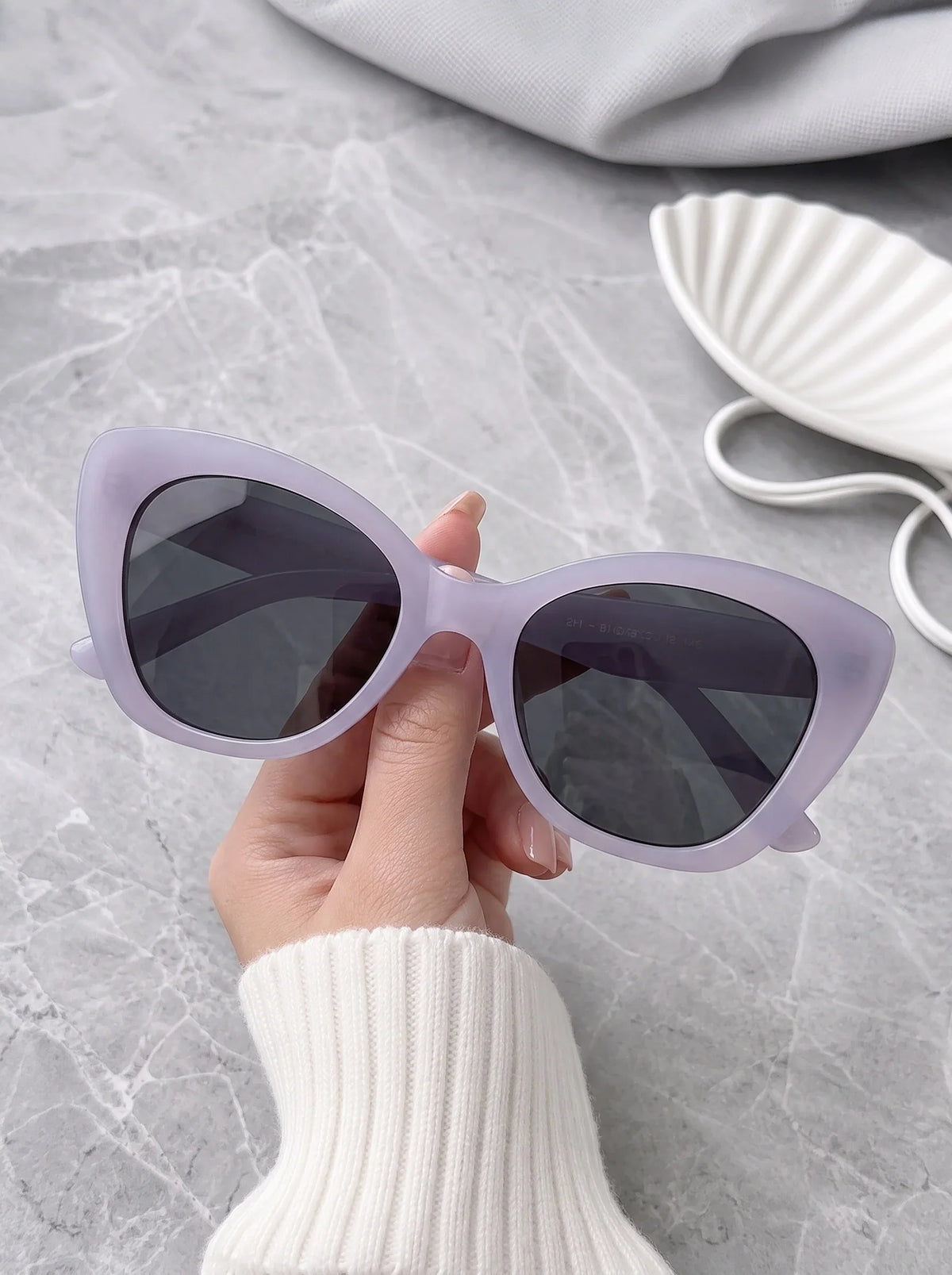 Ladies' Classic Cat Eye Sunglasses, Thick Framed Retro Trendy Outdoor Sunglasses