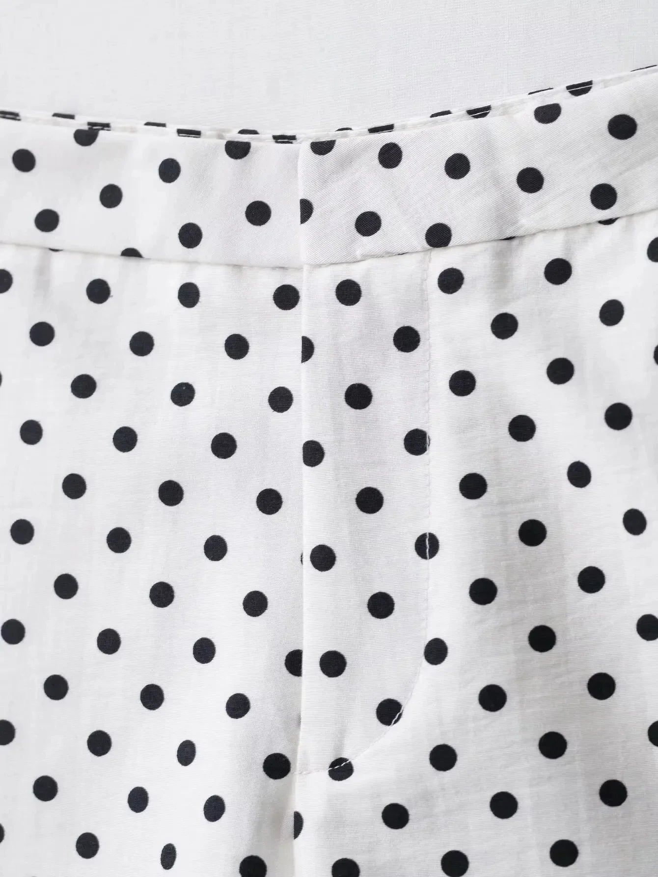 HH Fashion Women's Polka Dot Print Short Coats Autumn Long Sleeves Turtleneck Zipper With Pockets Drawstring Casual Jacket