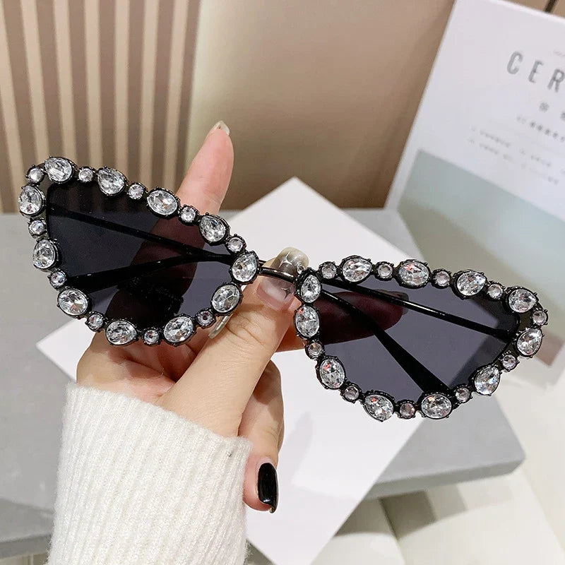 Cat glasses, oversized rhinestone sunglasses, personalized and trendy retro metallic sunglasses with diamonds