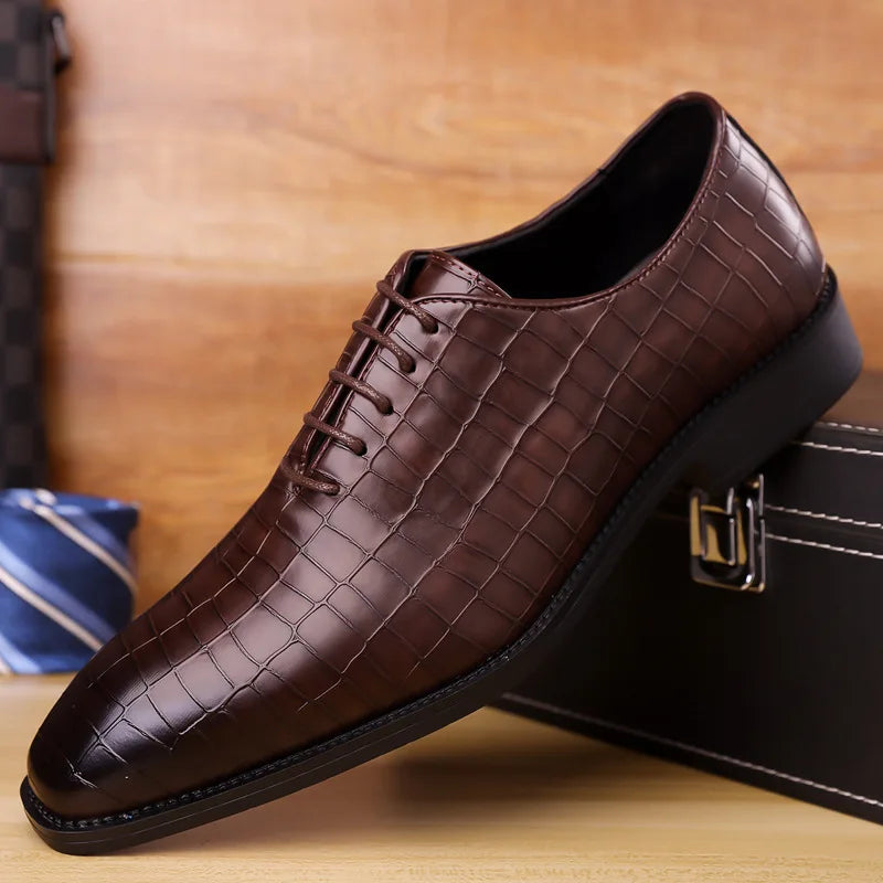 Luxury Mens Leather Shoes Retro Carved Lace-up Brogue Oxford Wedding Men Dress Shoes Male Formal Business Gentleman Office Shoes