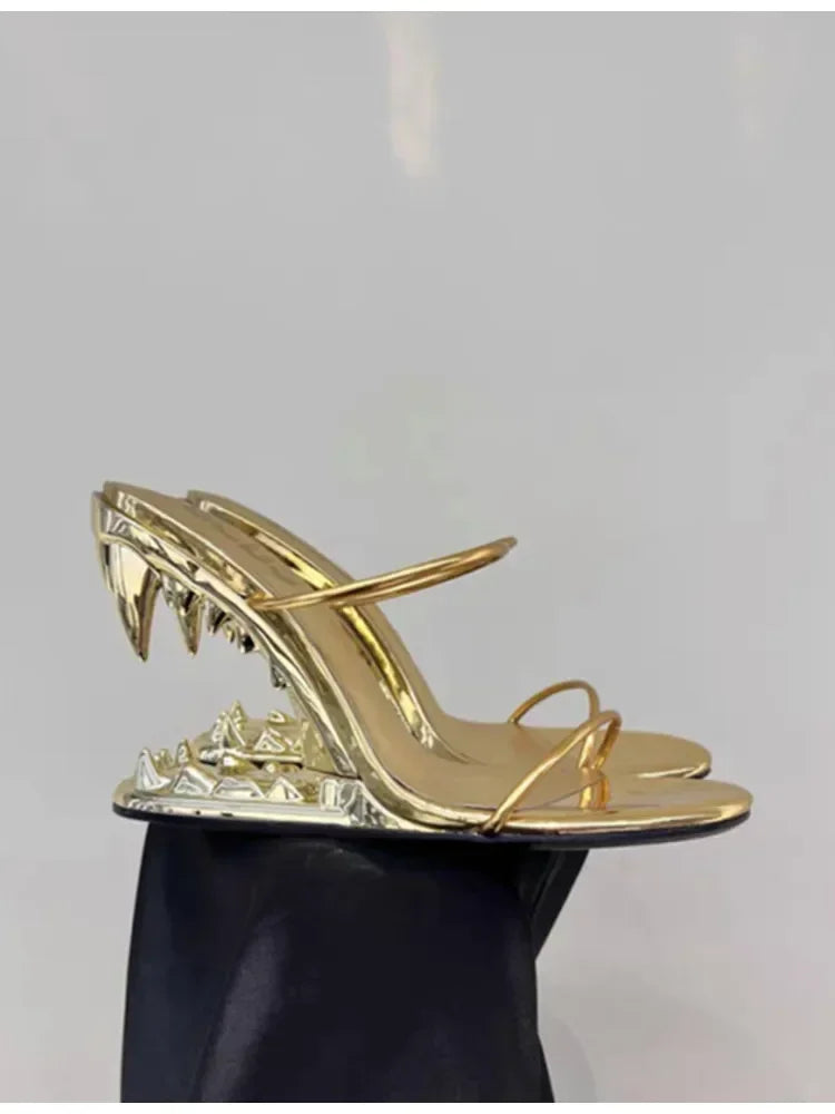 2026 Summer New Metal Tiger Teeth Single Shoes, High Heels, Fashion Show, Women's Wear, Size 44 Women's Sandals