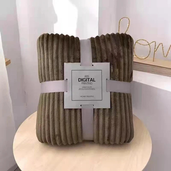 Soft Coral Fleece Blanket On The Sofa Thickened Winter Bed Blanket Warm Stitch Fluffy Bedspread Plaid Sofa, Excluding cardboard